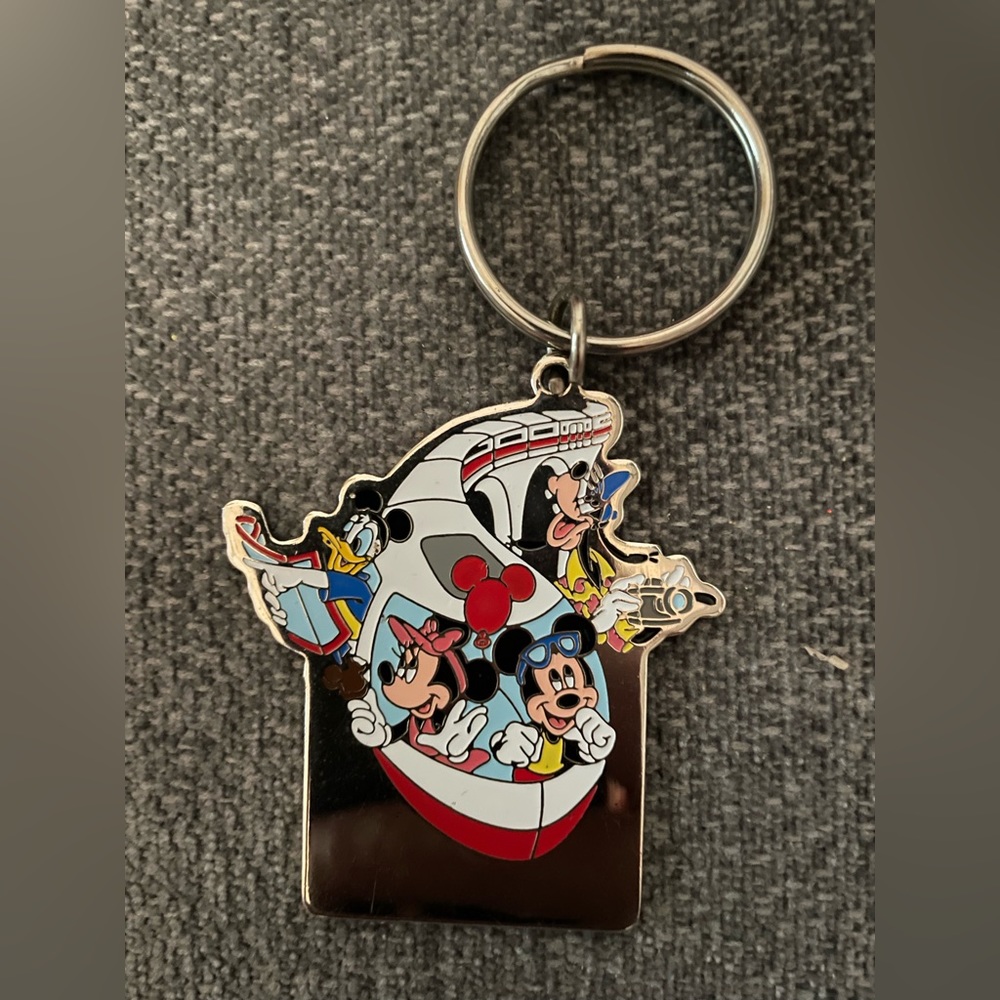 Disney World Monorail Keychain Mickey Minnie Donald Goofy